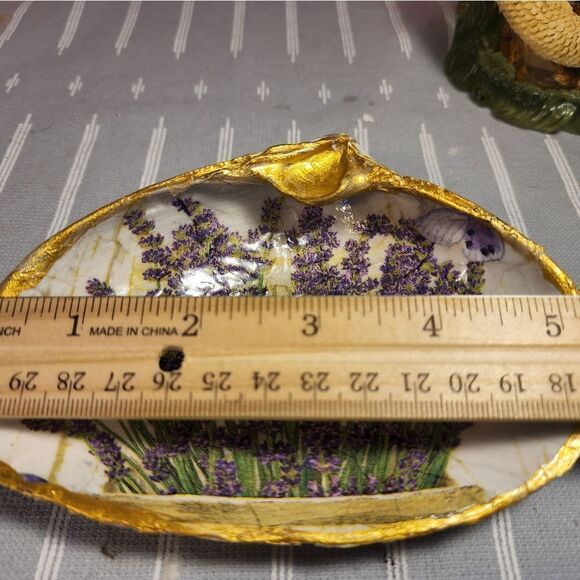 DECOUPAGE CLAM SHELL DECOUPAGE LAVENDER FLOWERS ON A CLAM SHELL TRINKET DISH - Picture 8 of 10